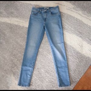 Levi’s 721 High Rise👖👖